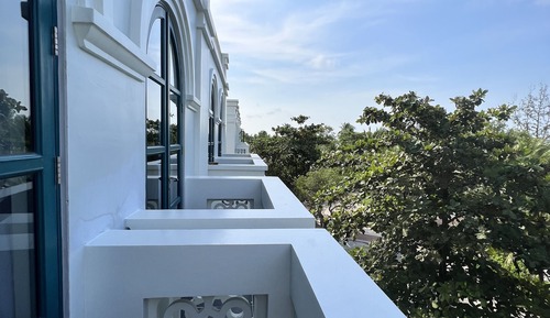 King Room with Balcony - Garden View - Ensuite Shower