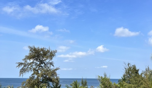 6 Bedrooms on the same floor with Balcony - Separate Kitchen