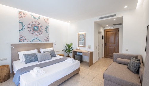 Deluxe Triple Room