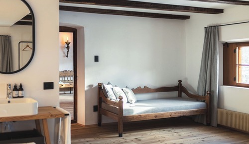 Junior Suite, 1 Queen Bed with Sofa bed, Non Smoking