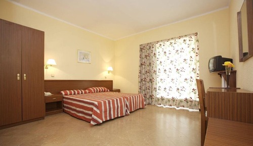 Air-conditioned Room