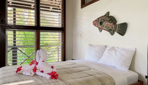 Classic Tree House, Sea View