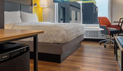 Room, 1 King Bed, Accessible (Hearing)