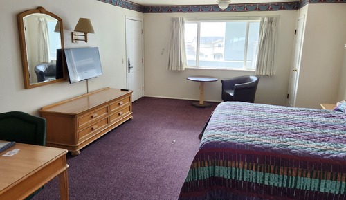 Deluxe Single Room, 1 King Bed, Jetted Tub