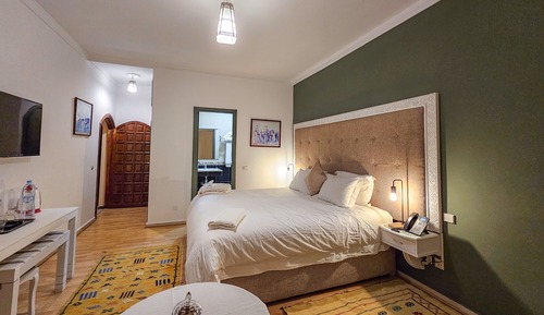 Comfort Suite, Terrace, Garden View