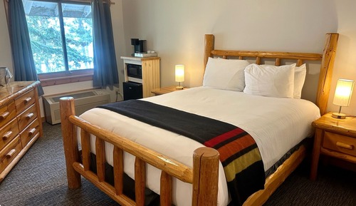 Standard Single Room, 1 Queen Bed, Lake View