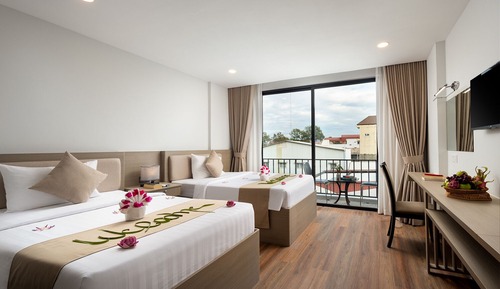 Family Suite, 1 Bedroom, Balcony, City View
