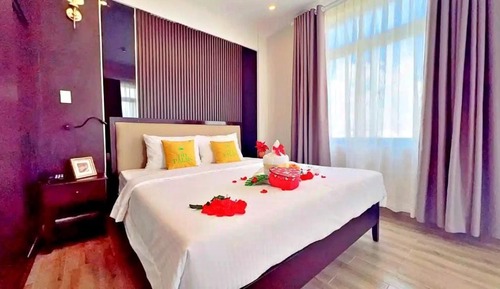 Family, 2 Bedrooms, Bathtub,City View