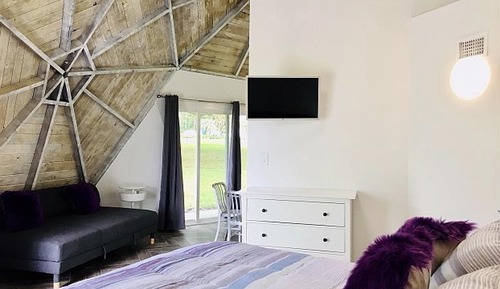 Studio, Accessible, Smoking