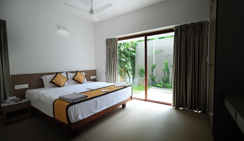 Deluxe Room, Patio, Garden View