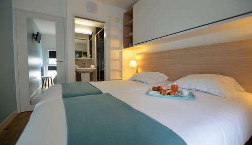 Chambres communicantes, 2 chambres