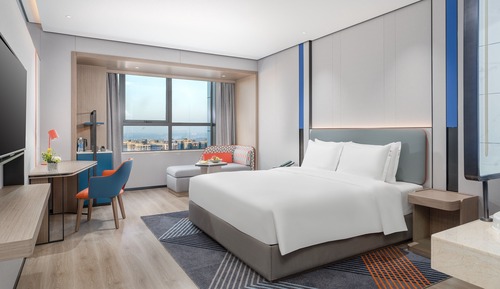 1 King Standard Extra Floor Space