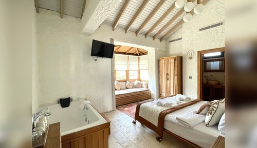 Premium Room, Multiple Beds, Hot Tub, City View