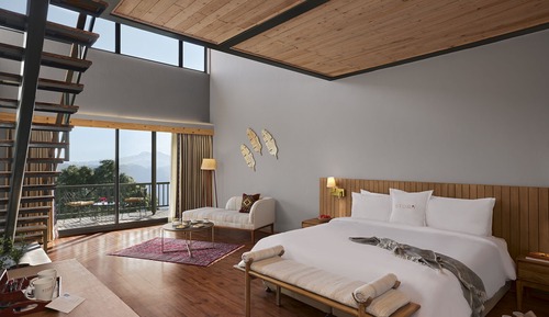 Suite, 1 King Bed (Deluxe Suite)