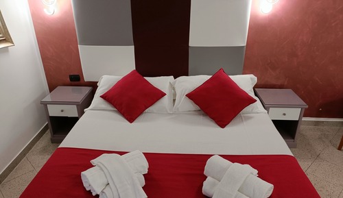 City Triple Room