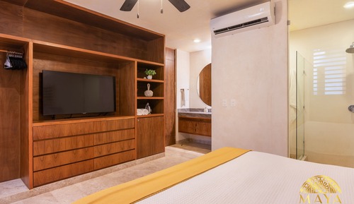 Deluxe Condo