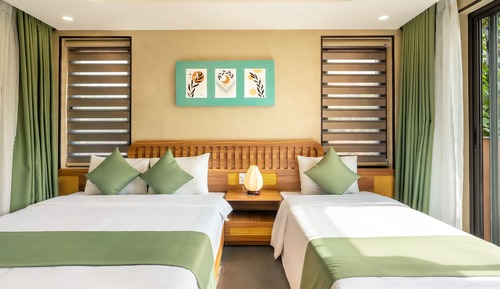 Deluxe Triple Room, Pool View