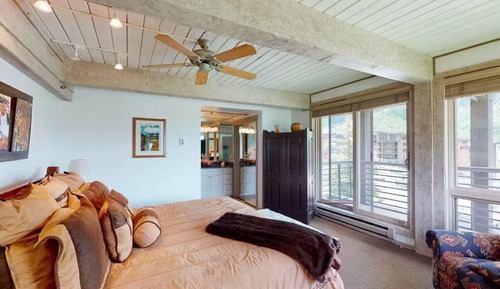 Standard Condo, 4 Bedrooms, Balcony, Mountain View (201)