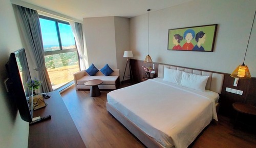 Superior Studio, Lake View