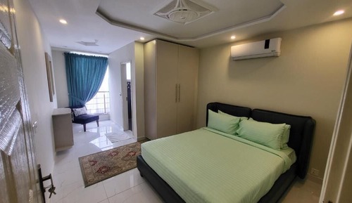 Deluxe Apartment