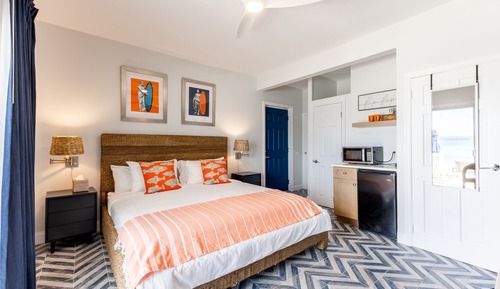 Room, 1 King Bed, Balcony, Beachfront
