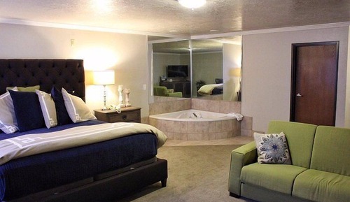 Luxury Room, 1 King Bed, Non Smoking, Jetted Tub