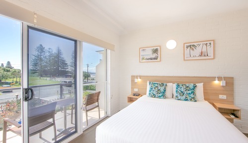 Queen Room, Ocean View (Non-Smoking)
