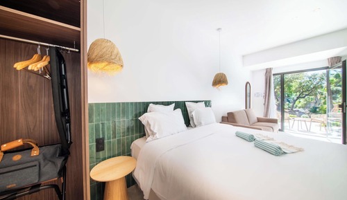 Junior Suite, 1 Queen Bed with Sofa bed, Terrace