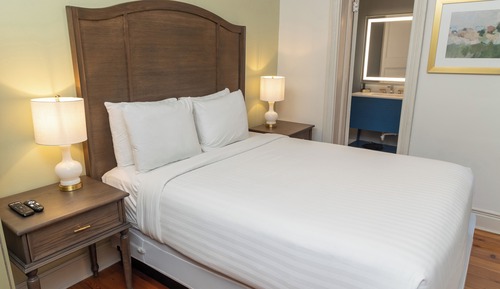 Deluxe Room, 1 Queen Bed