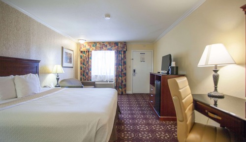 Standard Room, 1 King Bed
