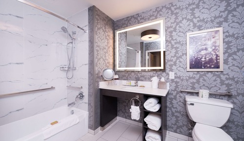 Studio Suite, 1 King Bed, Accessible, Bathtub