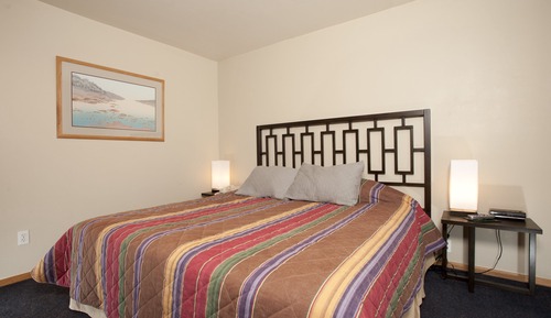 Room, 1 Bedroom (River Bank, 1 Bath)