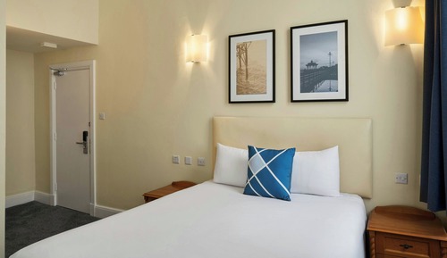 Room, 1 Double Bed, Non Smoking, Partial Sea View
