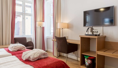 Superior Room, 1 King Bed