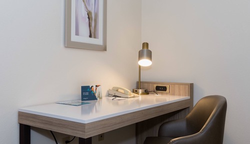 Studio Suite, 1 King Bed (Mobility Accessible, Roll-In Shower)