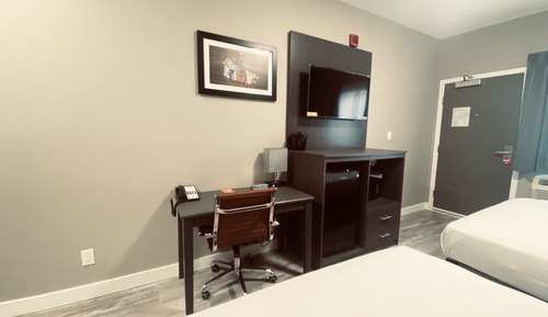 Room, 1 King Bed, Non Smoking (Efficiency, Upgrade)