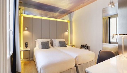 Club Twin Room