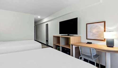 Room, 2 Queen Beds, Accessible (Mobility & Hearing, Roll-in Shower)