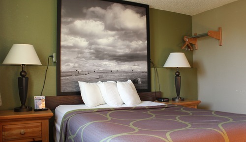 Standard Room, 1 Queen Bed