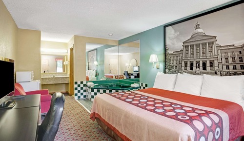 Studio Suite, 1 King Bed, Smoking