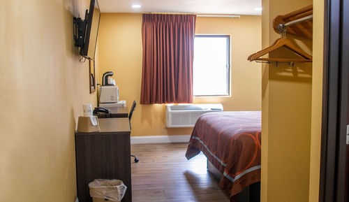 Standard Room, 1 King Bed, Non Smoking