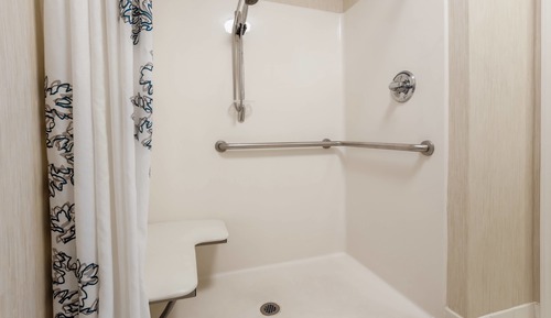 Suite, 2 Bedrooms, Non Smoking (Mobility Accessible, Roll-In Shower)