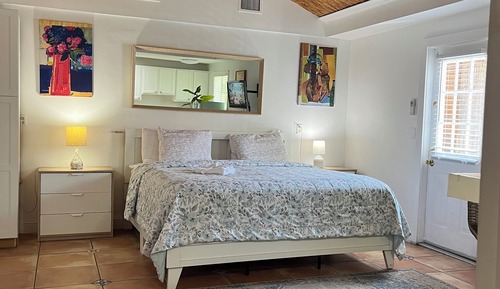 Cottage, Hot Tub, Bay View (Hibiscus Room)