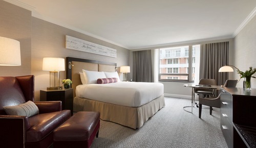 Fairmont, Signature Room, 1 King Bed