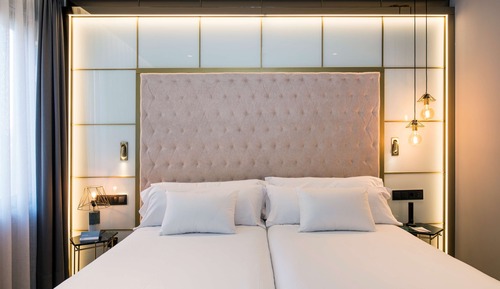 Superior Room (with extra bed)