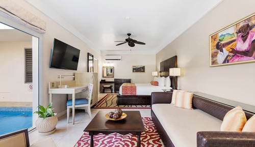 Anthurium Pool Suite