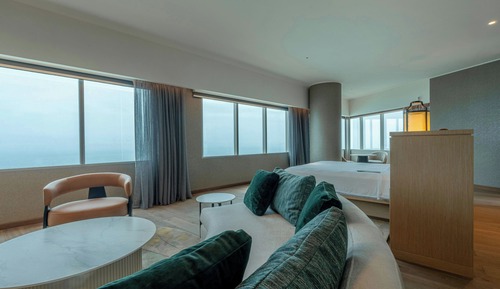 Junior Suite, 1 King Bed, Non Smoking