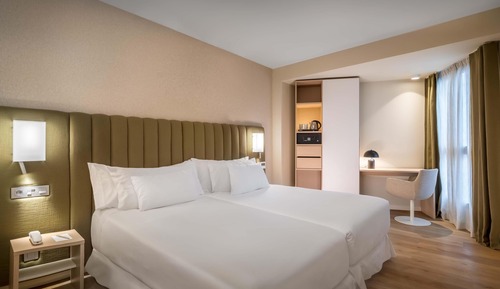 Room (2x2 Family Plan)
