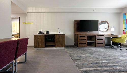 Suite, 1 King Bed, Non Smoking