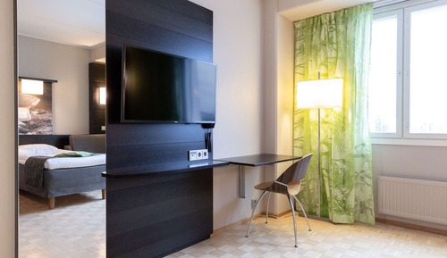 Family Room (Superior)